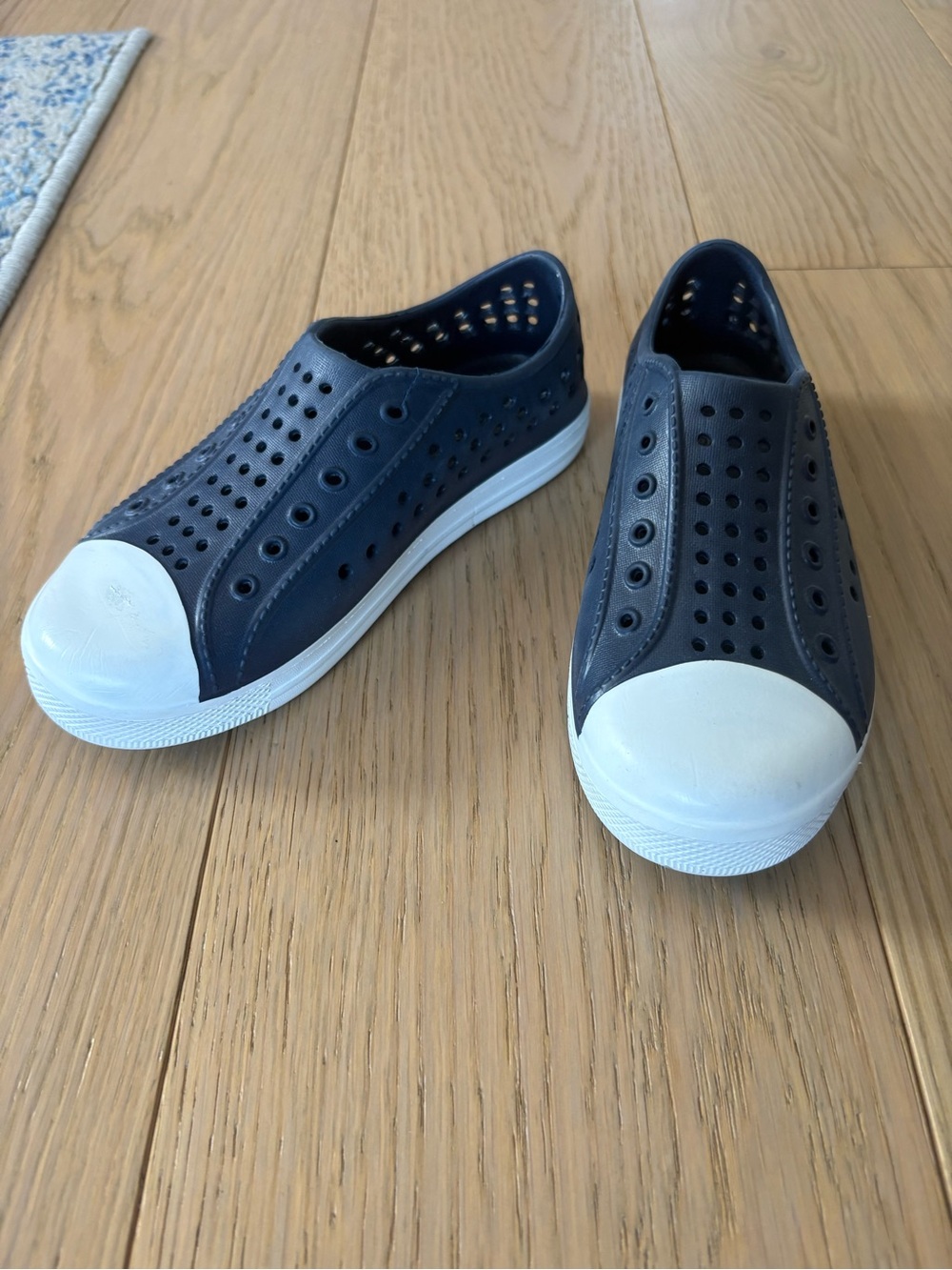 Okilol perforated water shoe - size 12
